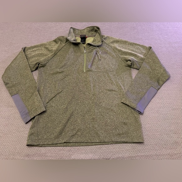 The North Face men’s green 1/4 zip pullover. Size medium - Picture 6 of 6